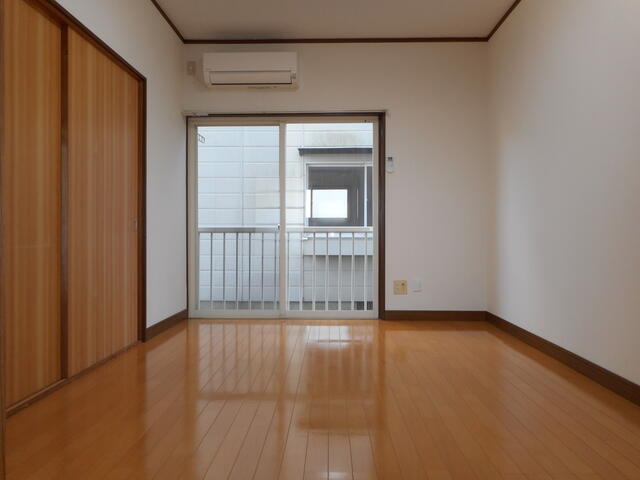 ６帖洋室、エアコン完備です！