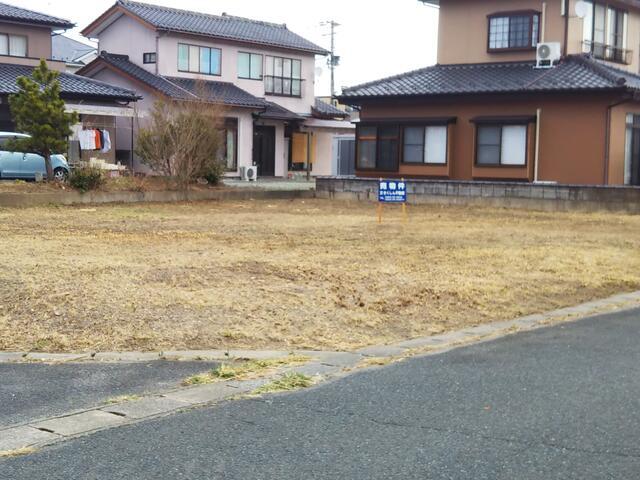 人気の角地です。日当たり良好