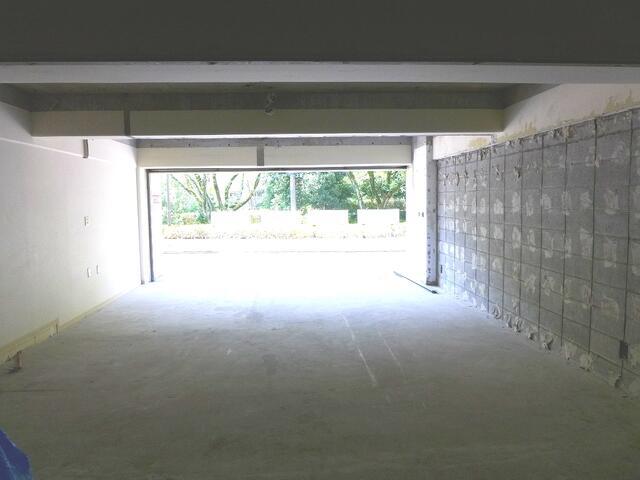 スケルトンの店舗