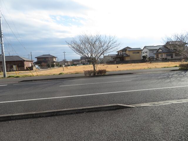 北東　　主道路側　　２