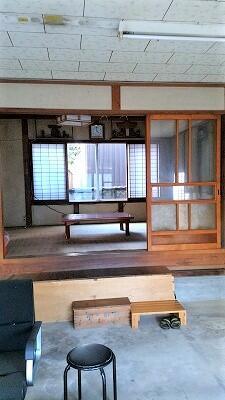 １階土間からの６畳和室