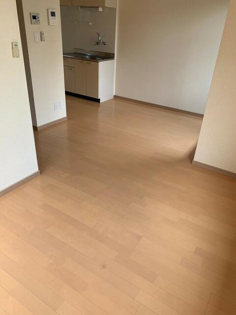 洋室　（別角度撮影）