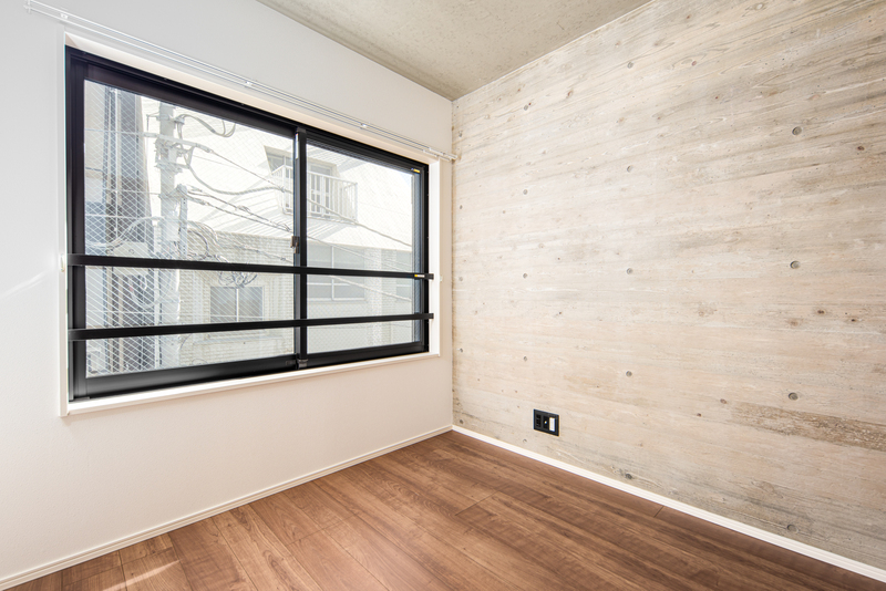 木目のコンサート壁でおしゃれに！