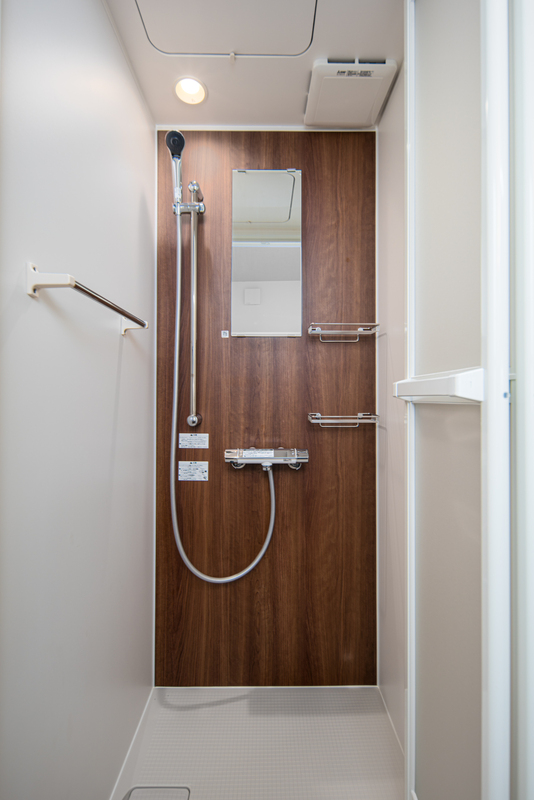 コンパクトなシャワールームです。