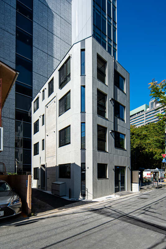 シンプルなデザイナーズマンションです。