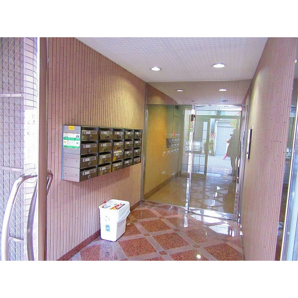 オートロック完備です