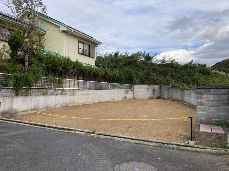 前面道路から現地方向