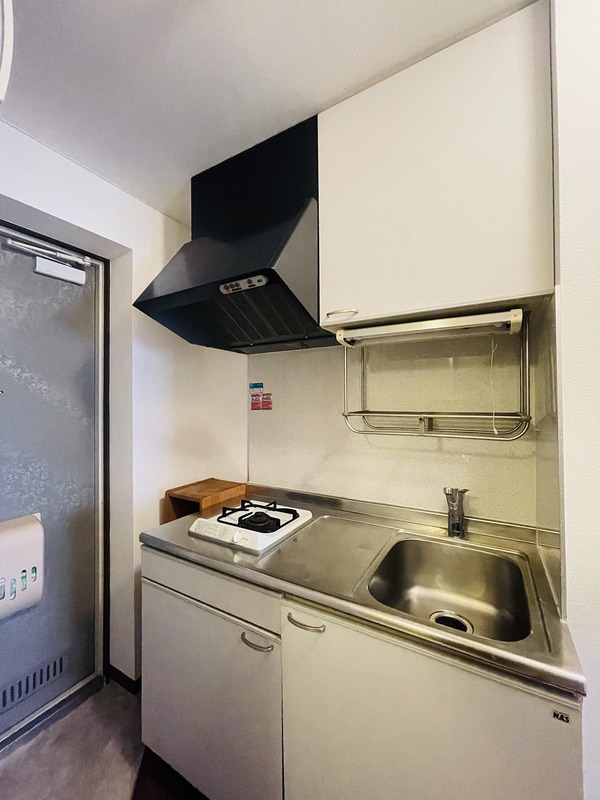 キッチン　コンロ付きですぐにお料理をお楽しみいただけます。