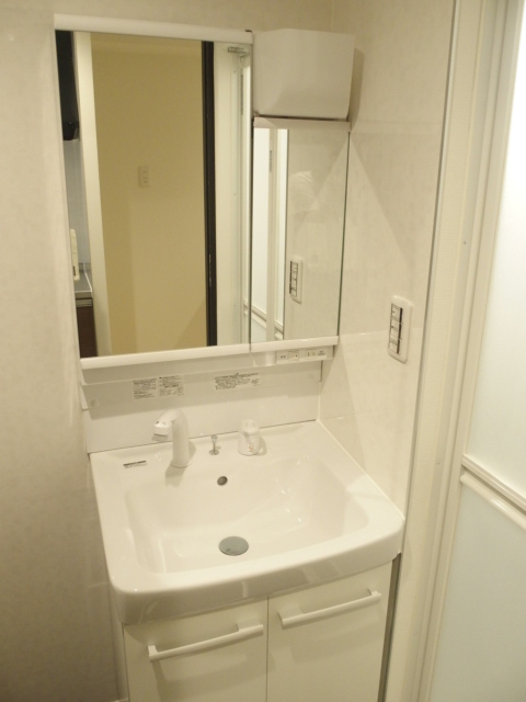 シャワー付洗面化粧台