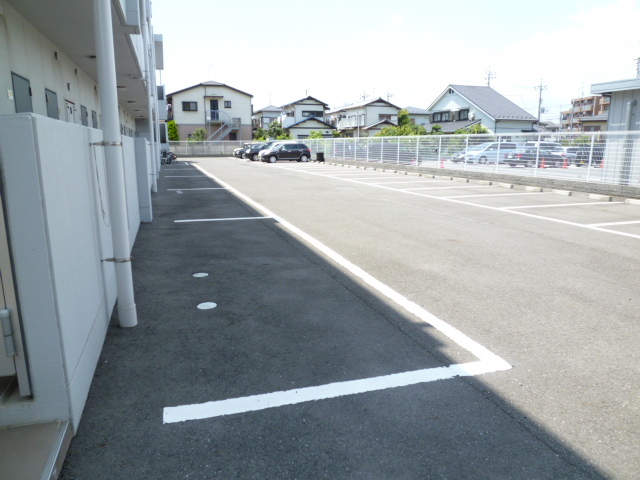 Ｍ－ＦＬＡＴ４２０ 駐車場