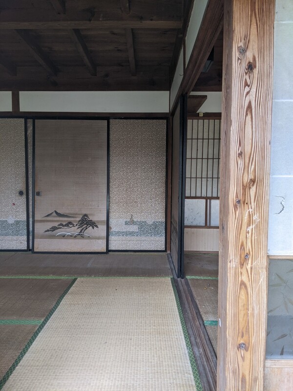 和室（南側より撮影）