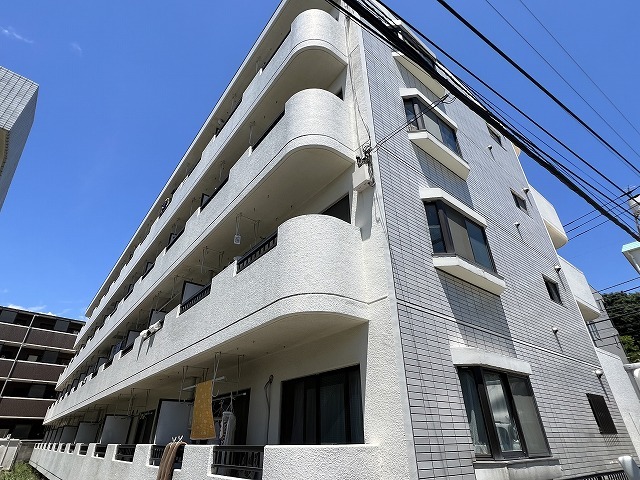 タイル張りマンション