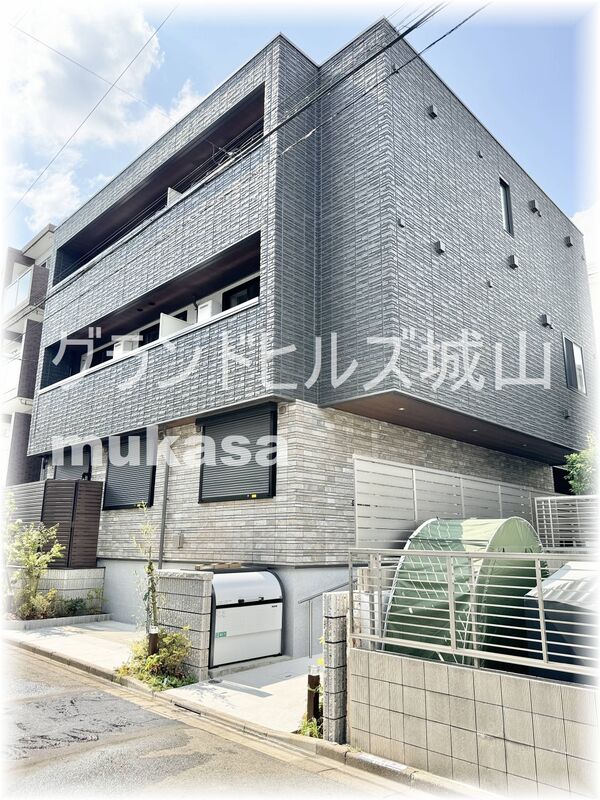 グランドヒルズ城山 202
