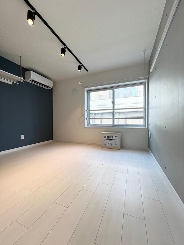新宿WEST PLACEの写真