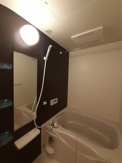 追い焚き機能、浴室乾燥機付き