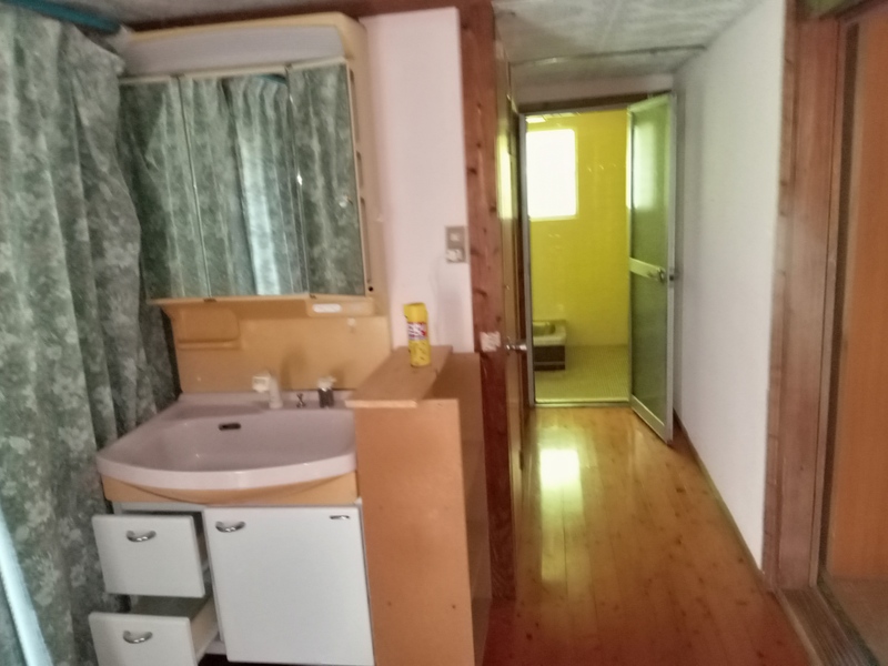 Bathroom vanity　/　बाथरूम भ्यानिटी