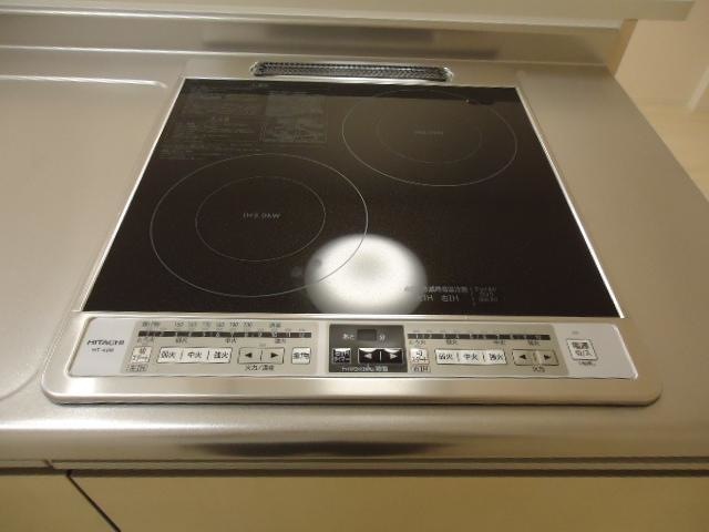 対面式システムキッチン、IHクッキングヒーター付き