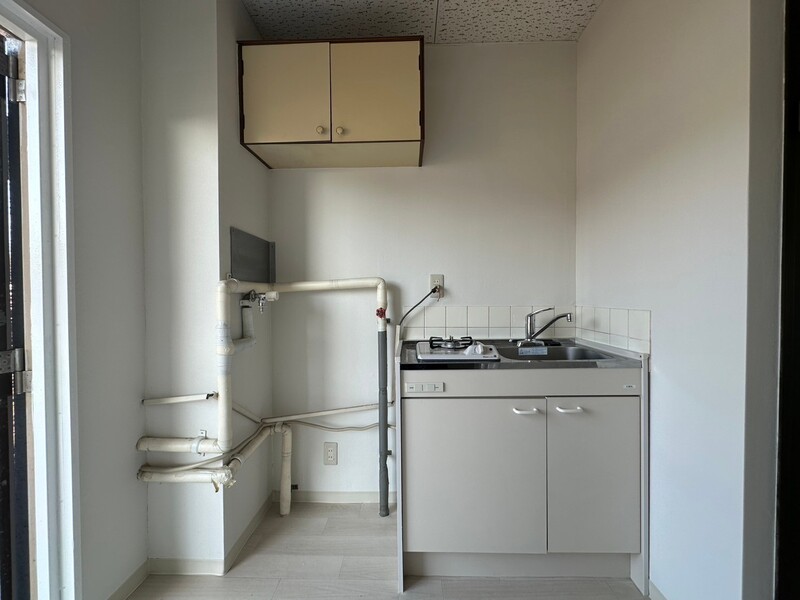 キッチン横が洗濯機置き場です