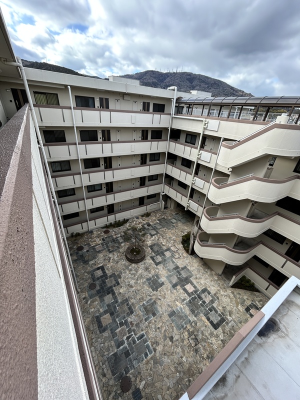 共用部に中庭ございます♪