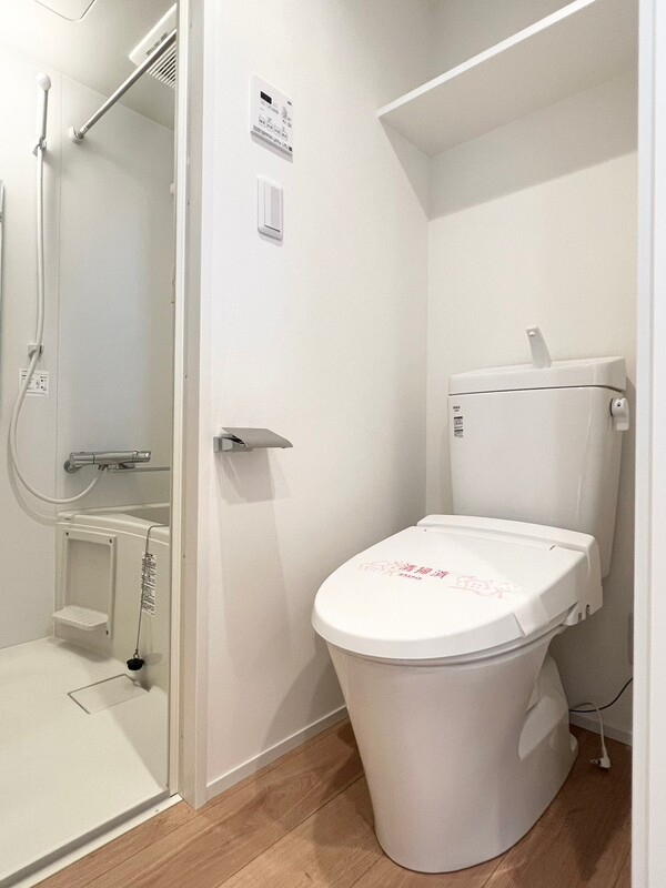 温水洗浄便座付きトイレ