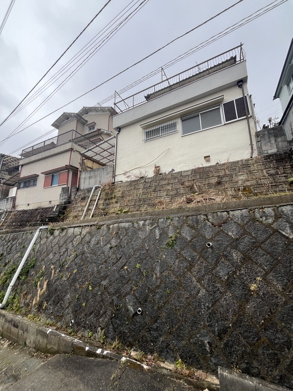 擁壁下からの画像