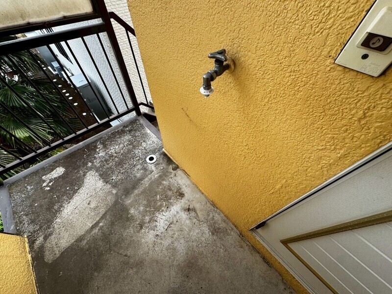 玄関横洗濯機置き場