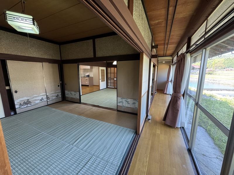 1階　和室と縁側