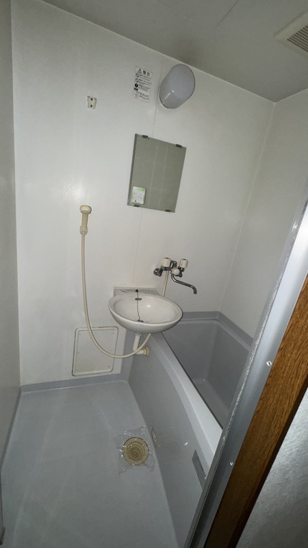 室内写真は202室になります。