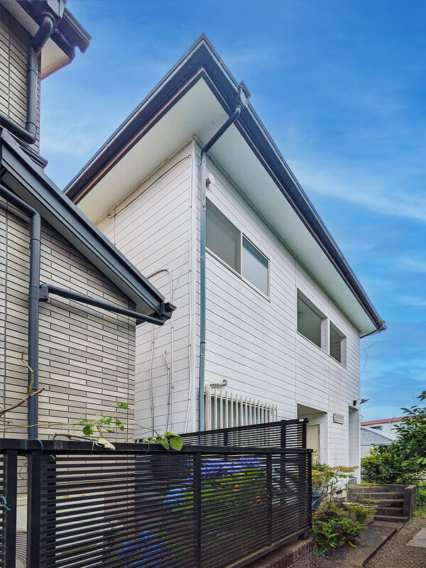 白がきれいな外観です。