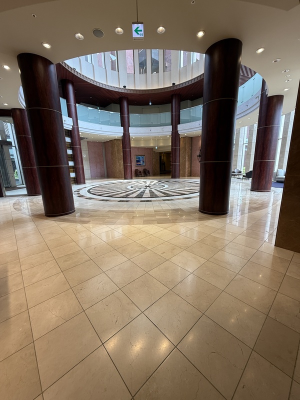 エントランスホール