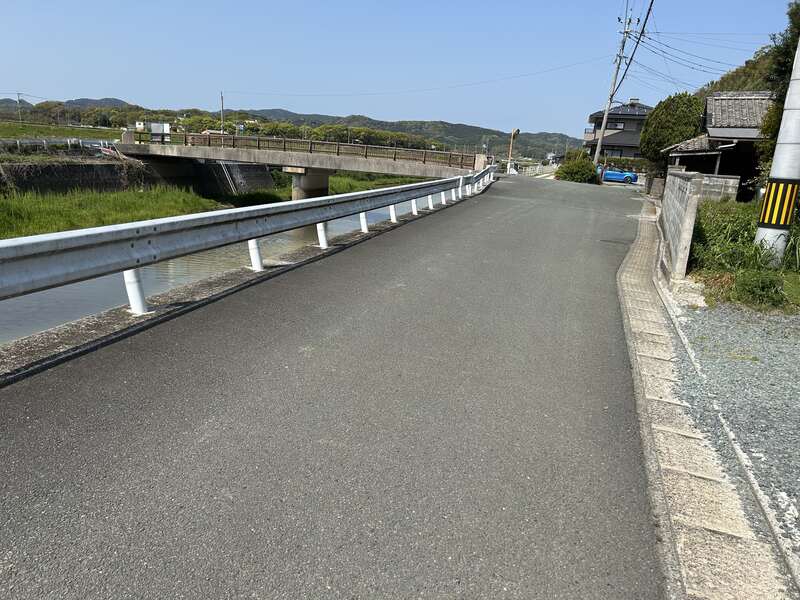 前面道路　西側