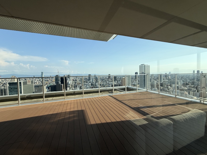スカイラウンジ