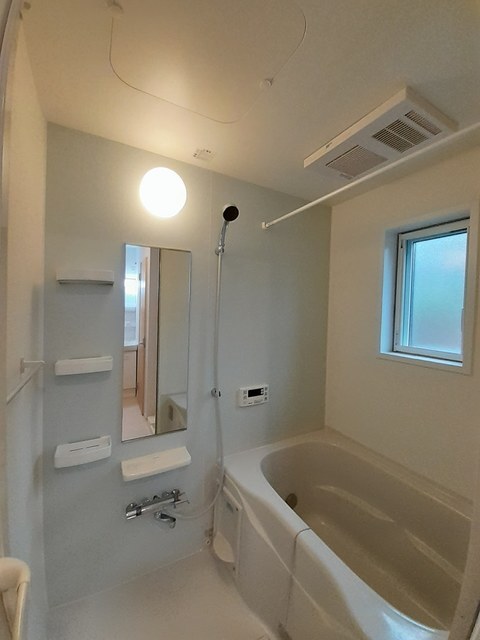 追い焚き機能、浴室乾燥機付き