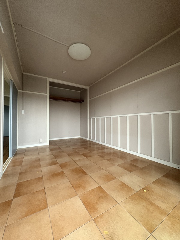 洋室（バルコニー側）