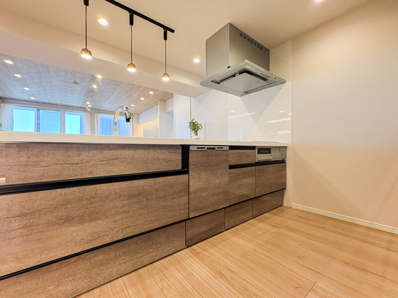 システムキッチンです。広々とした作業スペースが特徴☆