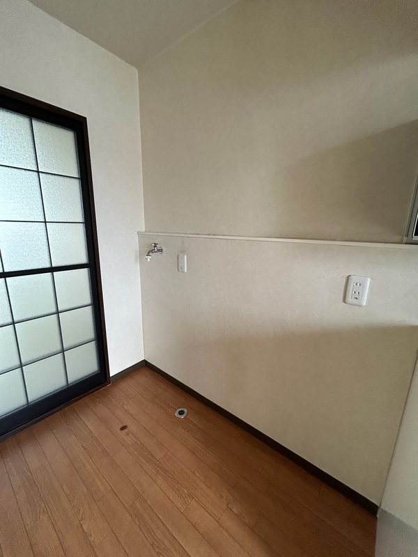 洗濯機、冷蔵庫置き場