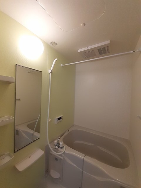 追い焚き機能、浴室乾燥機付き