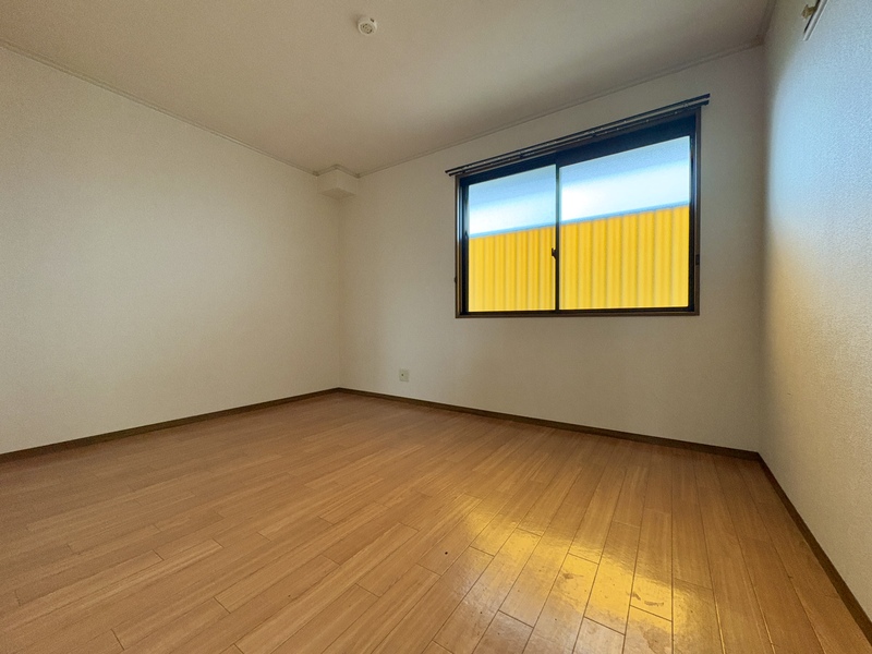 洋室※キッチン裏