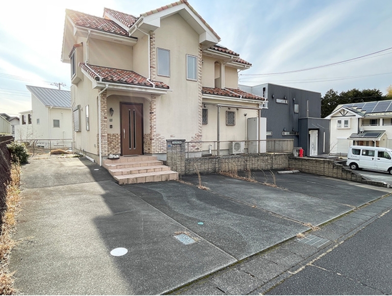 ≪佐野見晴台南欧風住宅≫お問合せ:0550-77-5836 担当:杉山