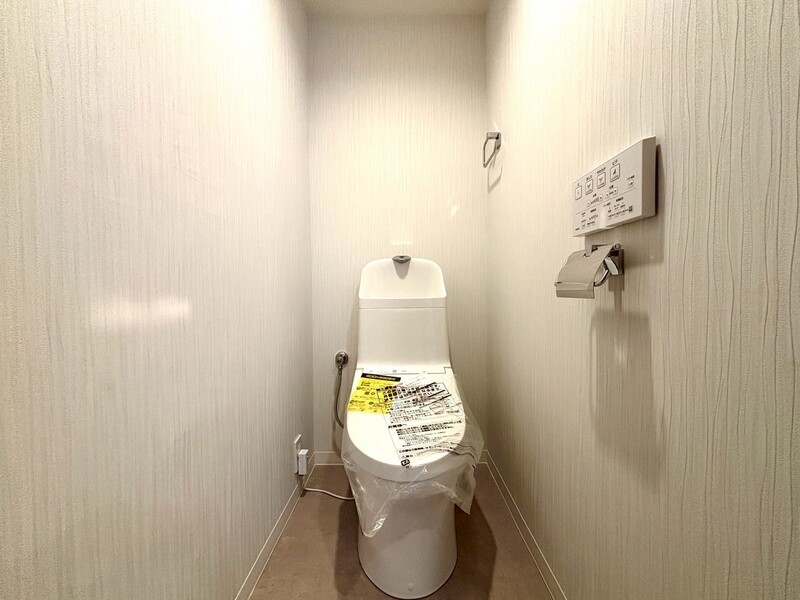 ウォシュレット型トイレです☆