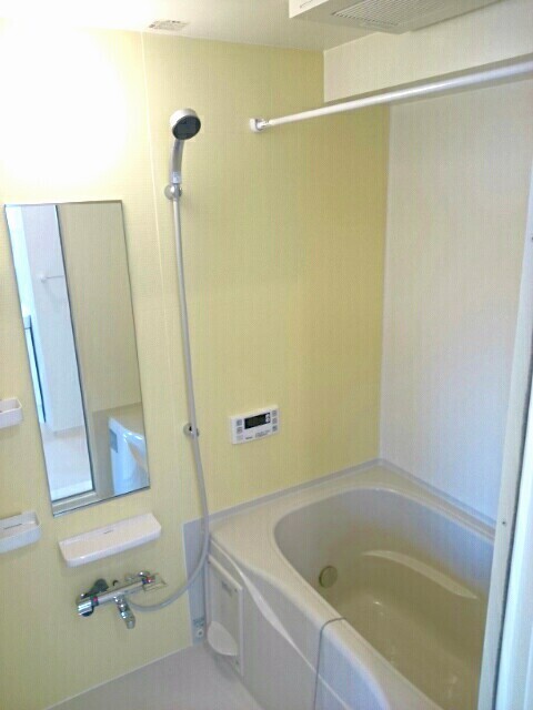 追い焚き機能、浴室乾燥機付き