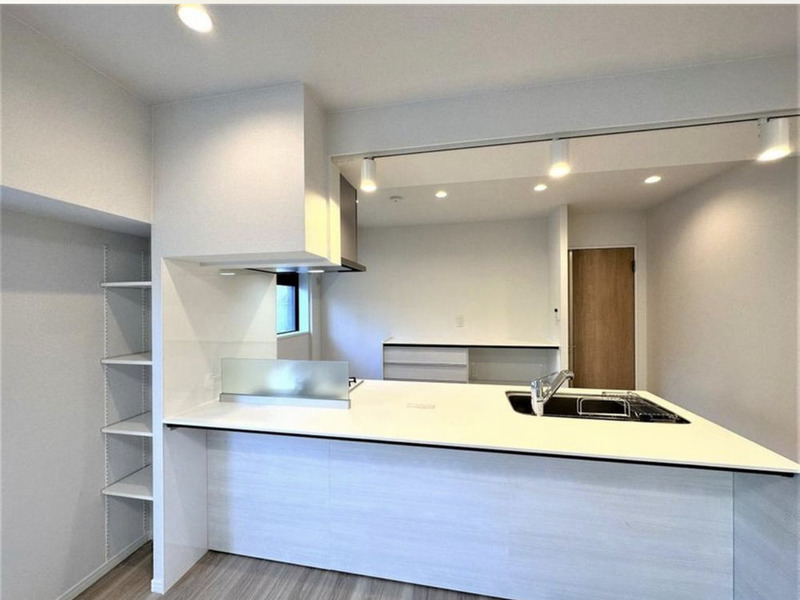 吊戸棚が無いのですっきり開放的なキッチンです