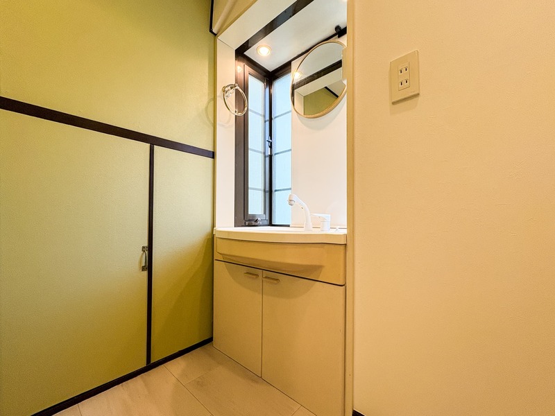 独立洗面台☆忙しい朝もスムーズに身支度できます♪