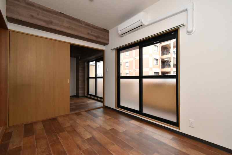 南側洋室5.5帖　床張替、エアコン新設