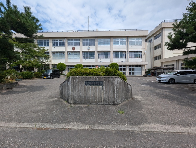 坂井東小学校