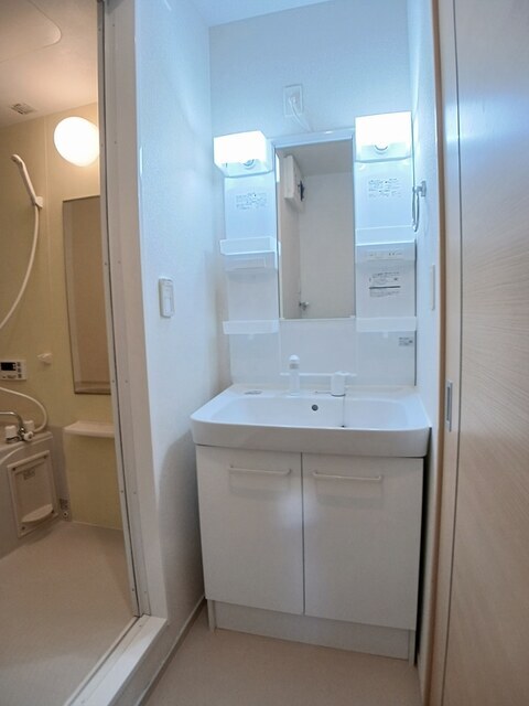 シャワー付き洗面台