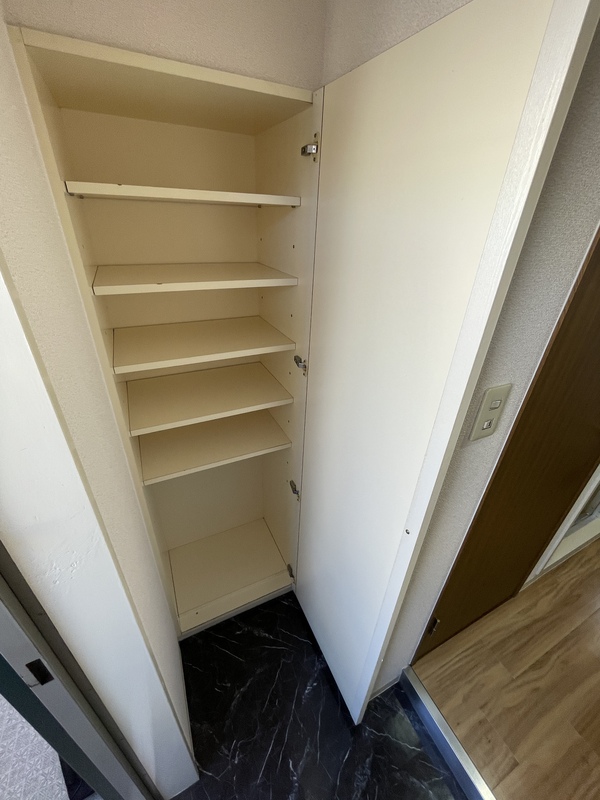 シューズボックス