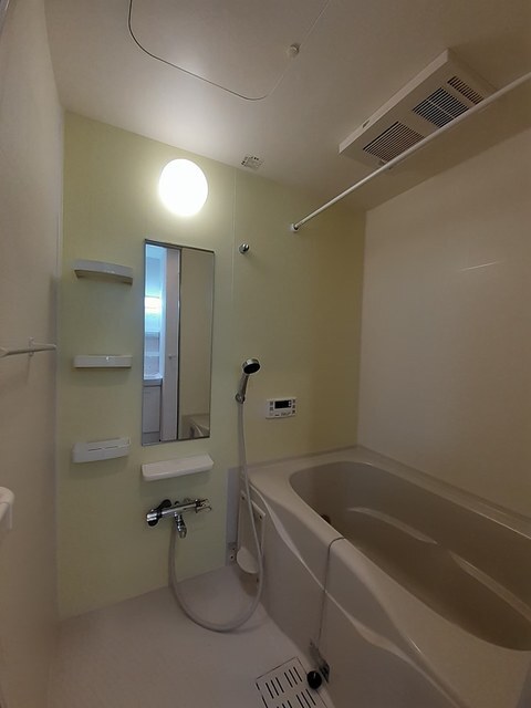 追い焚き機能、浴室乾燥機付き