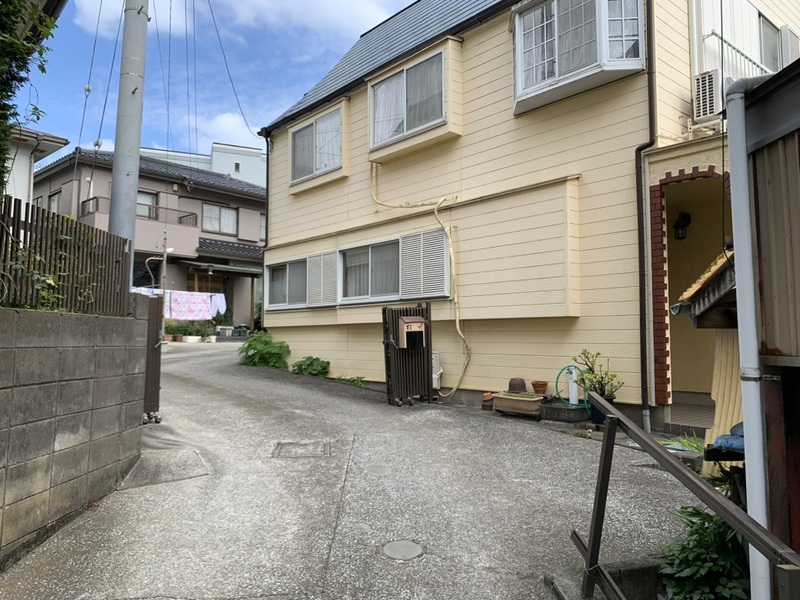 隣家と接道部分（私道）