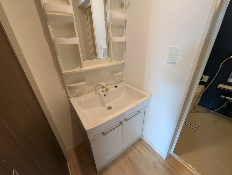 シャワー付き洗面台※イメージ　別部屋のお写真です。